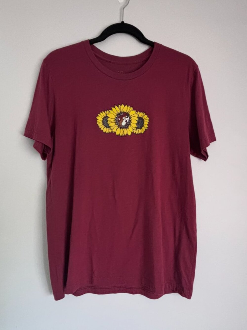 Buc-ee's "Sunflower Positivity" Maroon T-Shirt Sz. L
